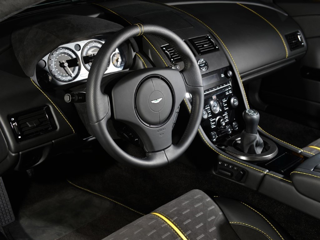 Aston Martin Vantage 4.7 S V8 (Automático)